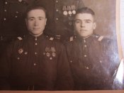 Фото артиллеристы сержанты с наградами и знаками.