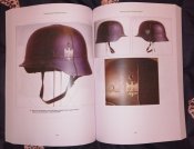 Немецкие камуфляжные каски.