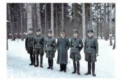 Гитлер со своими охранниками из СС-Беглейткоманды в Волчьем Логове