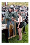 Чемпионка получает в качестве приза портрет Гитлера.
