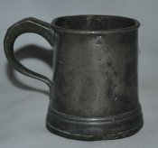 Антикварная металическая чашка.