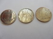 3 гривны с символикой