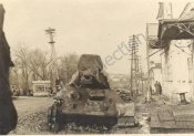 c4417a88b9  1941, ноябрь. Подбитый советский танк Т-34-76. Мценск..jpg