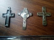 Три католицькі хрестики