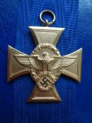 Выслуга 25 лет в полиции.