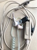 Гарнитура скрытого ношения Kenwood KHS-8BЕ бежевая.