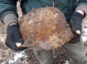 Немецкая каска  М 40  (зимний  окрас) за 1 грн.