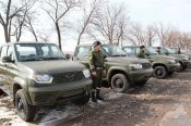 Patriya-pozashlyahovypiv-UAZ-Patryot-peredana-bojovykam-DNR.jpg