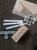 Три пачкі цигарок