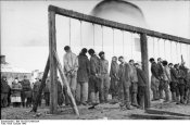 Bundesarchiv_Bild_101I-031-2436-03A,_Russland,_Hinrichtung_von_Partisanen.jpg