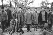 Antisovjet_ukrainian_partisans_1943.jpg