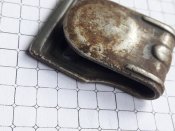 Крючок ремня противогазной коробки ал