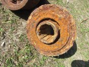 Дві частини поперечного валу Т-26