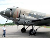 Douglas-DC-3-3.jpg