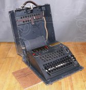 Шифровальная машинка NEMA изготовлена в Лейпциге для Швейцарии.jpg