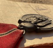 Боевая Медаль «За зимнюю кампанию на Востоке (1941-42) в состоянии!