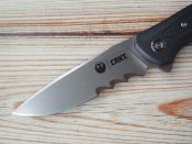 Складной нож от Columbia River Knife and Tool (CRKT). Модель Windage Veff Serrations R2402. Оригинал