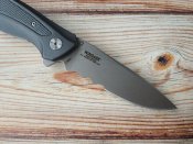 Складной нож от Columbia River Knife and Tool (CRKT). Модель Windage Veff Serrations R2402. Оригинал