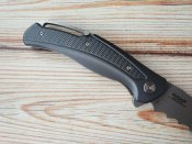 Складной нож от Columbia River Knife and Tool (CRKT). Модель Windage Veff Serrations R2402. Оригинал