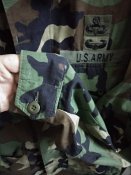 USA U.S. Army Кітель камуфляжний із нашивками. Є контрактний номер