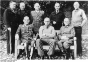Bundesarchiv_Bild_146-2005-0136,_Trent_Park_Camp,_deutsche_Offiziere.jpg