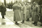 Император Николай II принимает рапорт...