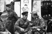Брест 1939 г Комбриг Кривошеин угощает...