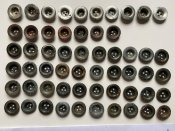 57 пуговиц с 3 отверстиями + бонус .    3 рейх .