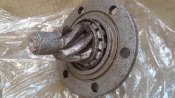 Фланец хвостовика редуктора и хвостовик ГАЗ-АА.