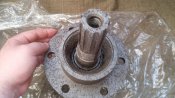 Фланец хвостовика редуктора и хвостовик ГАЗ-АА.