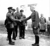 1939 г Встреча красноармейцев и немецких...