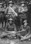 Британские солдаты с пулемётом Шоша. ПМВ.