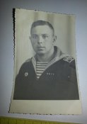 курсант ленинградского ВМПУ им. Жданова с медальной колодкой