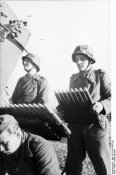 Bundesarchiv_Bild_101I-301-1957-28%2C_Nordfrankreich%2C_Zwillings-Flak.jpg