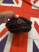 2 фуражки Великобритании