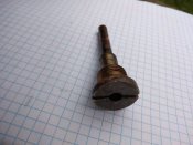 Кришка із шахтою під фітіль британської гранати