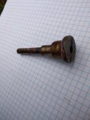 Кришка із шахтою під фітіль британської гранати