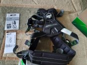 Система для альпинизма Miller revolution harness r3 + страховочные "усы"