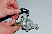 toplivnyy-kran-vaz-2107.jpg