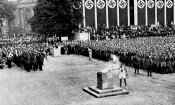 Фарфоровий факелоносец. Олимпиада 1936г. Берлин.