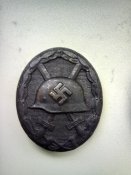 Знак "за поранення" Лот має 2 знаки