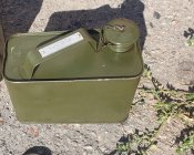 Каністра з мастилом тих часів