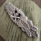 Нагрудный знак «Nahkampfspange des Heeres» II степени «в серебре», реплика.