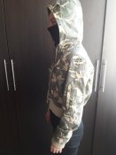 жіноча камуфльована куртка з капюшоном (м)