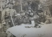 фото ркка трофейщики под берлином 1945г. с саблей рейх