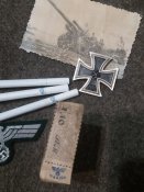 Пачка цигарок стилізована під 3 рейх.