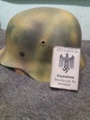 Пачка цигарок стилізована під 3 рейх.