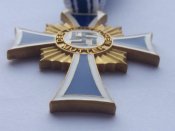 Почетный крест немецкой матери в золоте