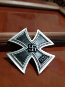 Желе́зный крест (символ «✠», нем. Eisernes Kreuz (EK))