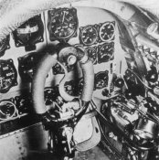 cockpit He-112.jpg